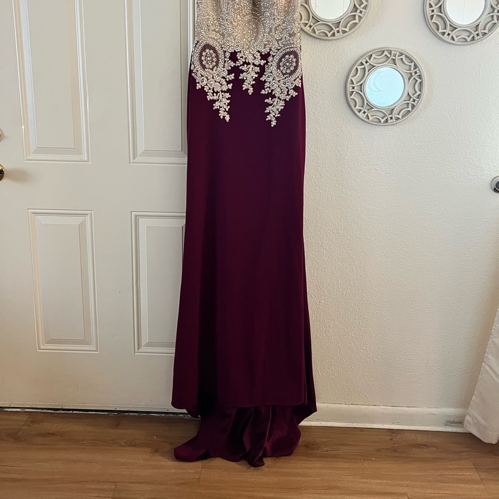 Long Burgundy prom dress - Picture 1 of 5